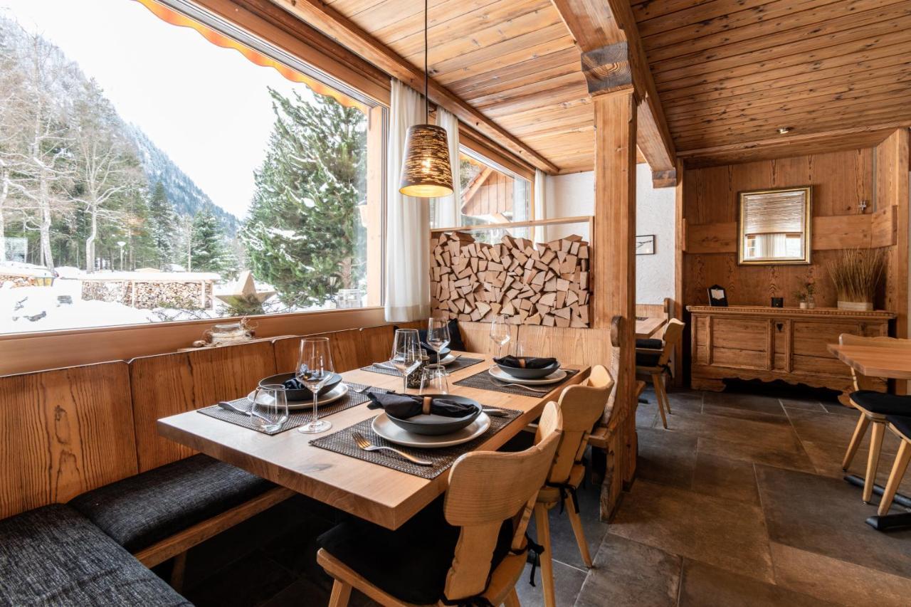 Typically Swiss Ermitage Hotel Kandersteg